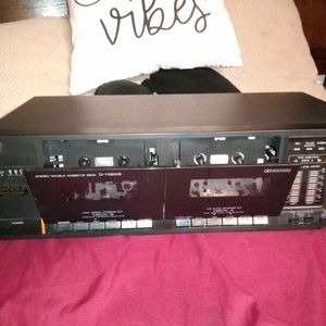 Dual cassette tape player